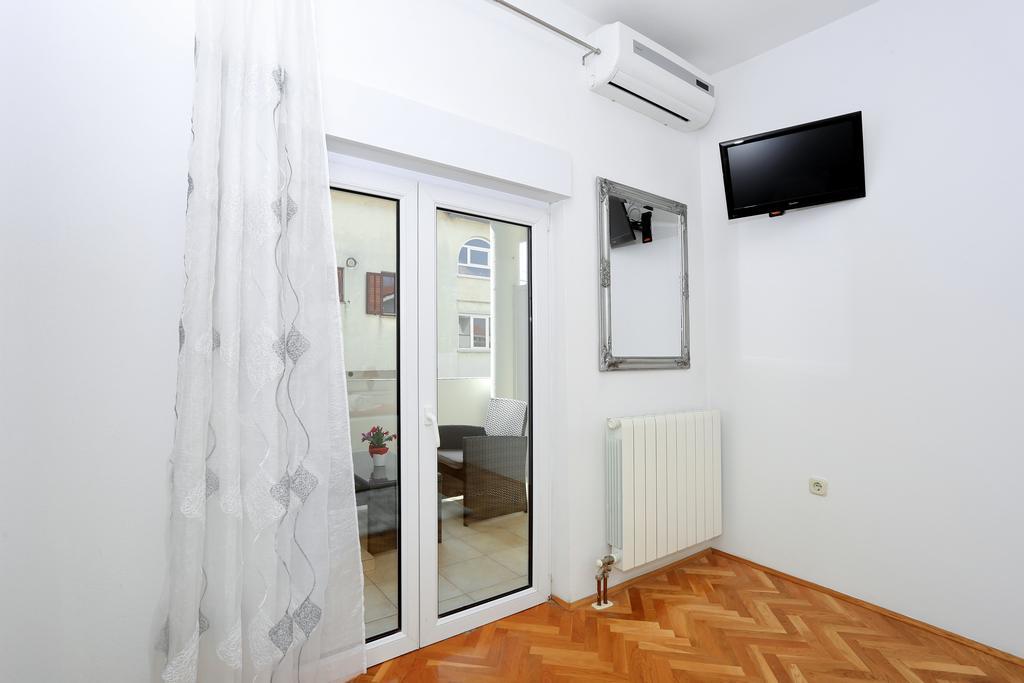 Apartments Maruna Self Check-In ซาดาร์ ห้อง รูปภาพ